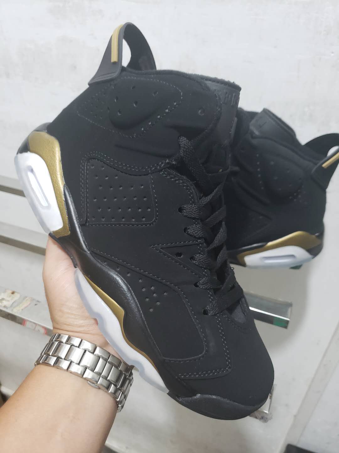 Air Jordan 6 Retro Black Gold 2019